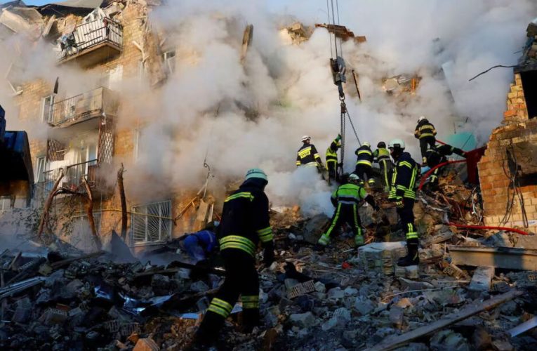 Líderes Europeos Indignados Tras Ataques Rusos que Dejan 19 Muertos y Dañan la Sede de la UE