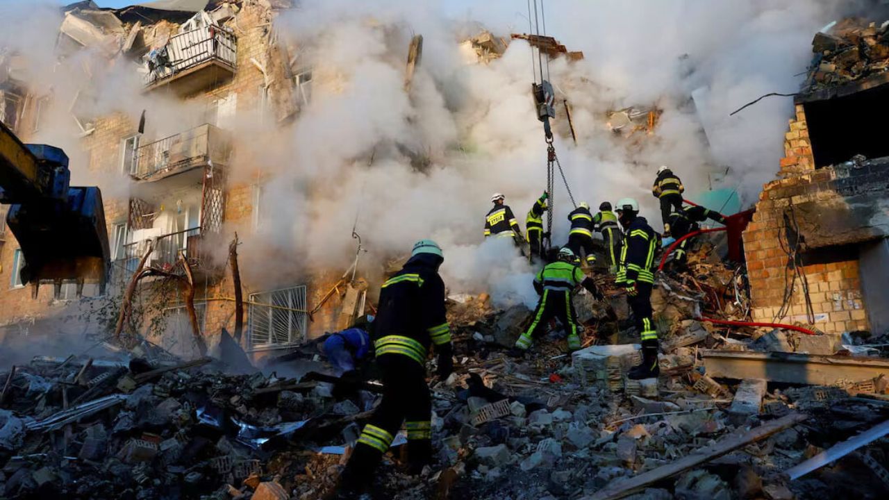 Los líderes europeos han expresado su indignación después de que ataques rusos dejaran 19 muertos y dañaran la sede de la Unión Europea (UE).