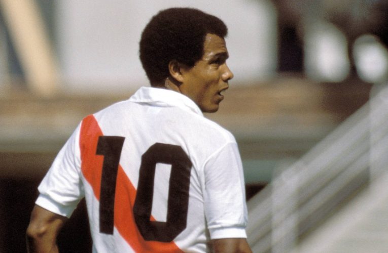 Teófilo Cubillas: Edad, Familia y su Legado como el Mejor Jugador de Perú