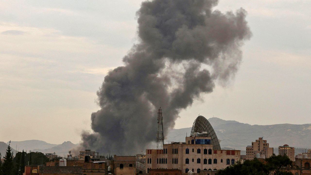 Un ataque con drones en Yemen dirigido a Israel ha dejado veinte personas heridas, según informaron rescatistas y fuentes militares.