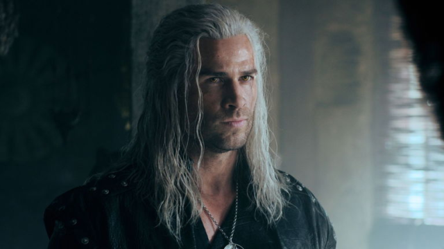 Adios-Henry-Cavill-hola-Liam-Hemsworth-asi-renace-el-brujo.png