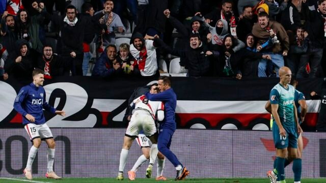 Alemao-le-da-al-Rayo-el-triunfo-ante-el-Alaves.jpg