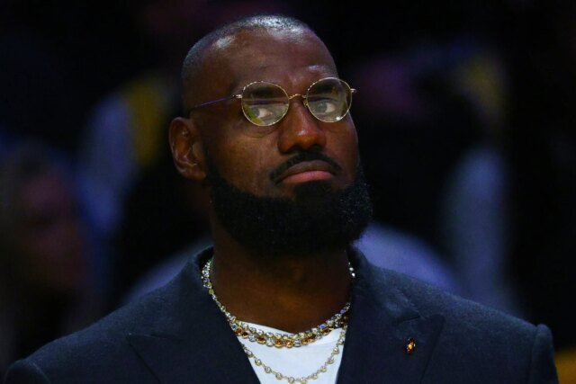 Aseguran-que-LeBron-James-esta-construyendo-dos-mansiones-en-Beverly.jpg