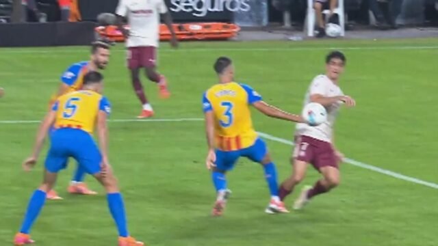 Asi-ha-sido-el-polemico-penalti-de-Copete-a-Gerard.jpg