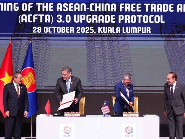 China-y-la-ASEAN-firman-un-pacto-de-libre-comercio.jpg