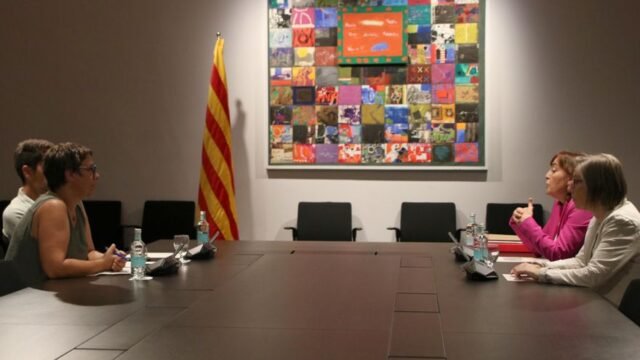 El-Govern-acerca-posiciones-con-los-Comuns-cheat-la-unidad.jpg