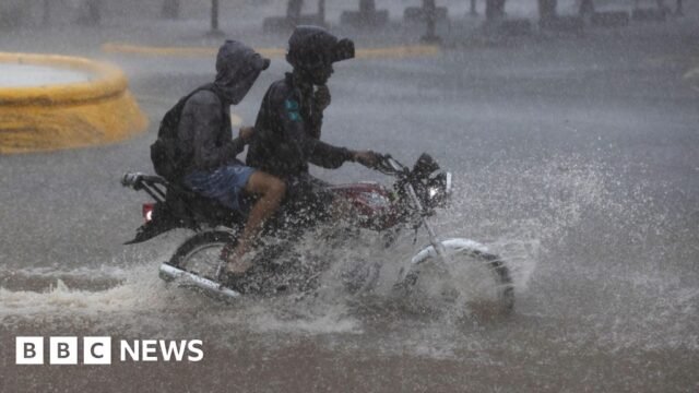 El-huracan-Melissa-se-fortalece-a-medida-que-avanza-hacia.jpg