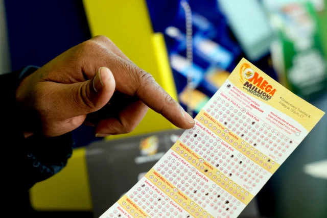 El-premio-mayor-del-Mega-Millions-sube-a-714-millones.webp