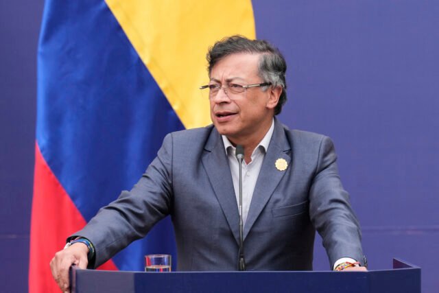 Embajada-de-EEUU-en-Bogota-pide-a-Petro-dejar-de.jpg