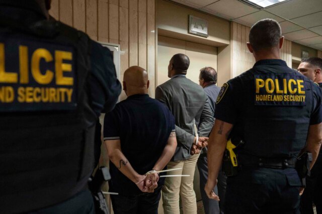 ICE-detiene-a-familias-enteras-para-interrogarlas-dentro-de-26.jpg