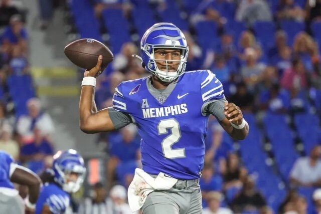 Informe-El-mariscal-de-campo-de-Memphis-Brendon-Lewis-sera.jpg