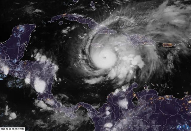 Jamaica-se-prepara-mientras-el-huracan-Melissa-se-fortalece-en.jpg