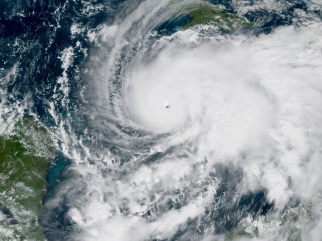 Jamaica-se-prepara-para-los-peligros-catastroficos-del-huracan-Melissa.jpg
