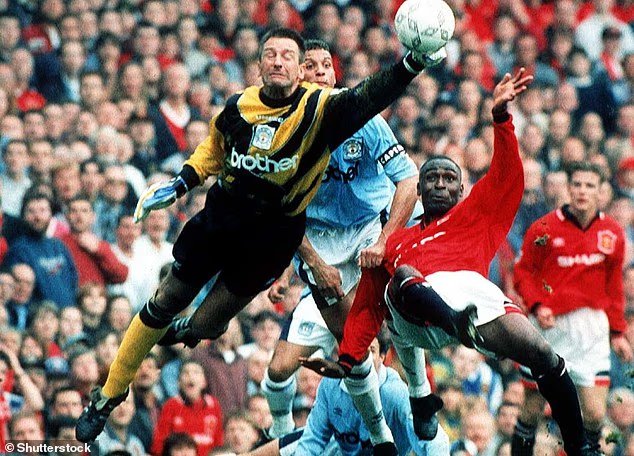 Jugue-para-el-Manchester-City-en-la-Premier-League-pero.jpg