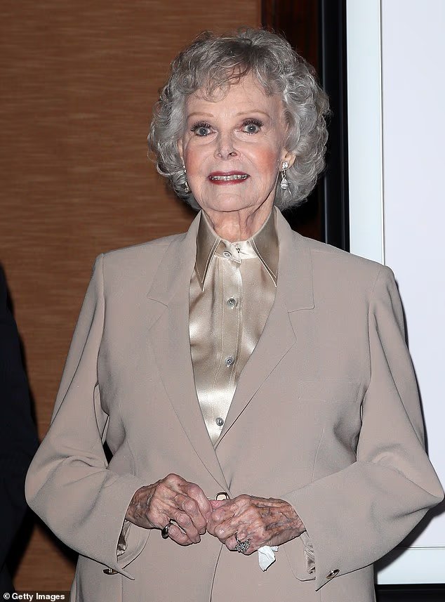 June-Lockhart-muere-a-los-100-anos-fallece-el-icono.jpg