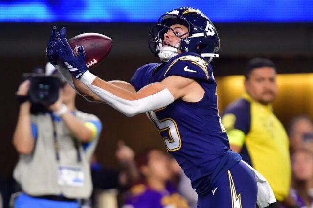 Justin-Herbert-3-TD-los-Chargers-abruman-a-los-Vikings.jpg