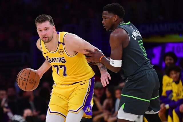 Luka-Doncic-de-los-Lakers-y-Anthony-Edwards-de-los.jpg