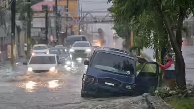 Melissa-se-fortalece-a-huracan-categoria-5-a-medida-que.jpg