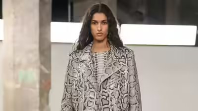 Python-a-la-moda-Florida-esta-convirtiendo-la-invasiva-piton.jpg