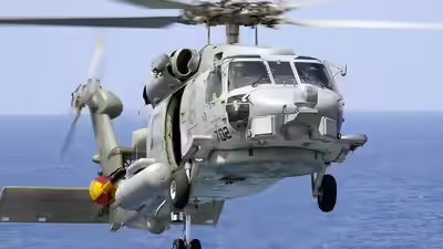 Realizando-operaciones-de-rutina-helicoptero-y-avion-de-combate-de.jpg