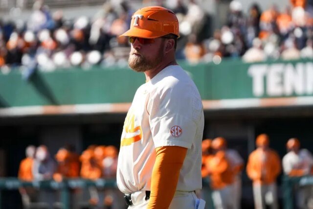 Tennessee-contrata-a-Josh-Elander-para-reemplazar-a-Tony-Vitello.jpg