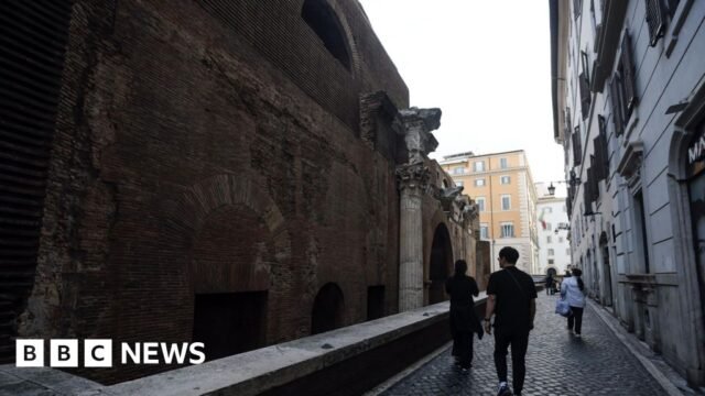 Turista-japones-muere-al-caer-en-el-Panteon-de-Italia.jpg