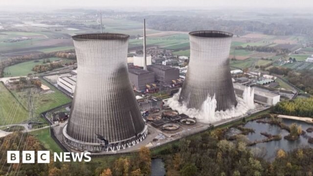 Ver-Momento-en-que-las-torres-de-una-planta-nuclear.jpg