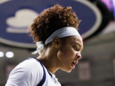 Resumen del Top 25 femenino: Hannah Hidaldo logra 16 robos, récord de la NCAA, Notre Dame derrota a Akron