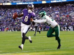 El mariscal de campo de los Ravens, Lamar Jackson (dedo del pie), listo para jugar contra los Bengals
