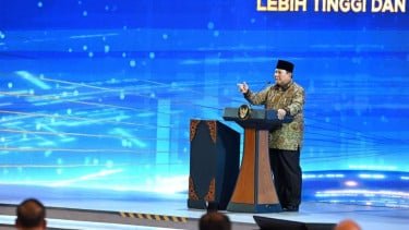 6929ea74dff78-presiden-ri-prabowo-subianto-saat-menghadiri-pertemuan-tahunan-bank-indonesia_375_211.jpeg