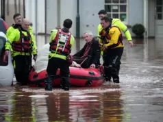 La tormenta Claudia mata a tres personas en Portugal y provoca inundaciones en Gran Bretaña