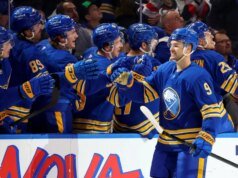 Flyers sin máximo goleador frente a Josh Norris, Sabres rejuvenecidos