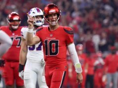 El QB de los Texans, Davis Mills (nacimiento de su hijo) no viajó con el equipo