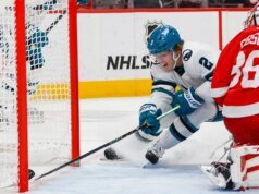 Los Panthers hacen una rara aparición en casa en enero mientras los tiburones invaden