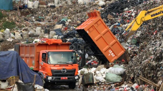 5d413f036e3f2-ilustrasi-truk-sampah_663_372.jpg