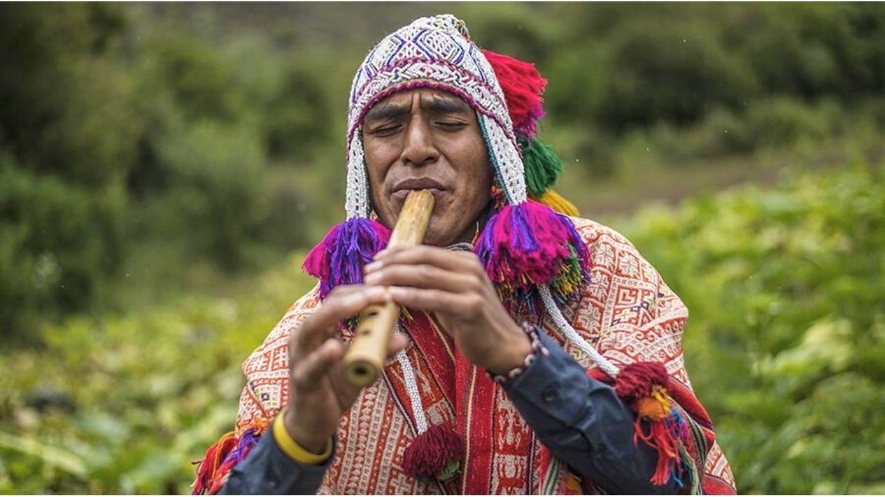 La quena es un instrumento originario de los Andes.